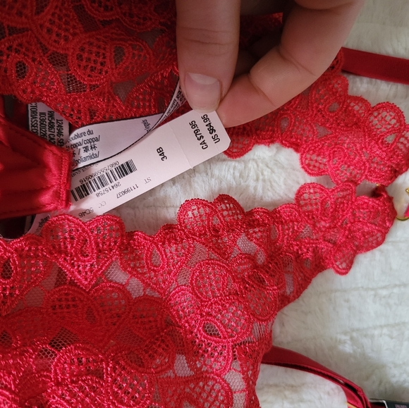 Victoria secret  Nwt bra - Picture 3 of 7